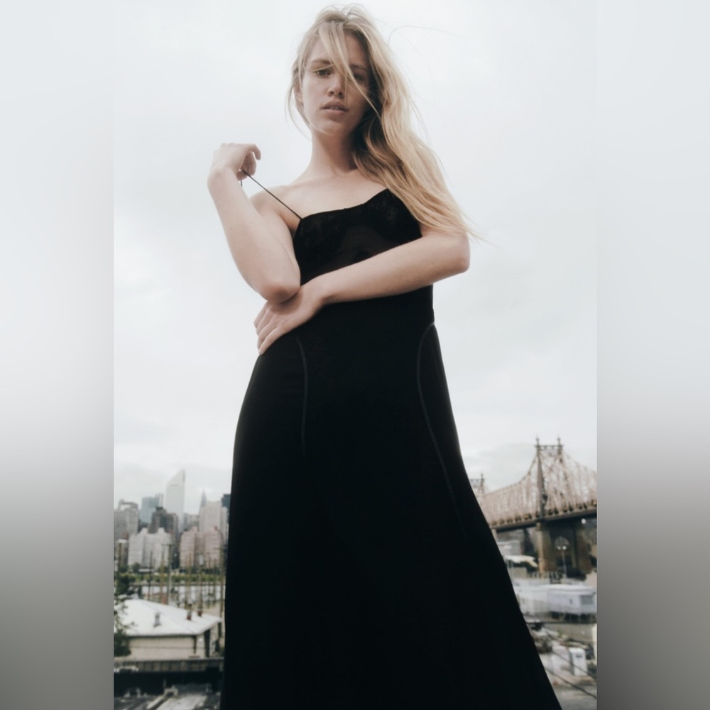 ZARA Long Lace Dress (34B) - Picture 2 of 7